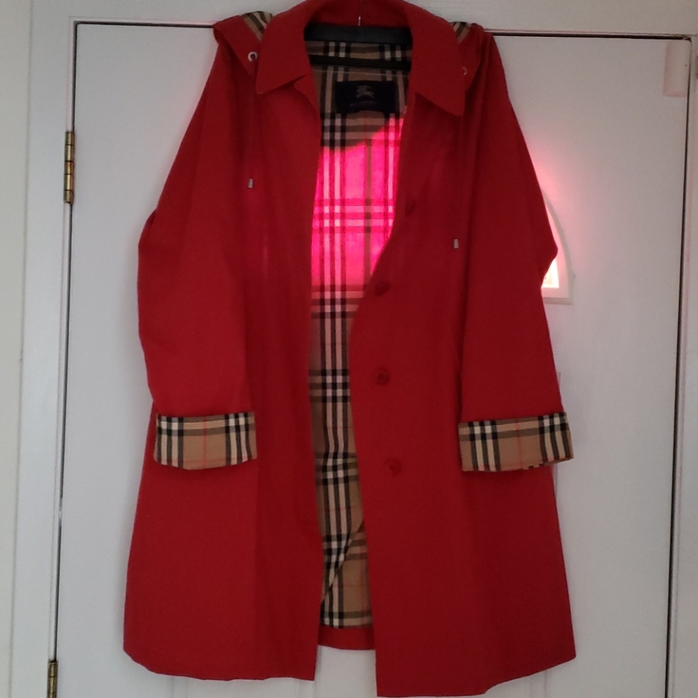 Burberry raincoat/ trench